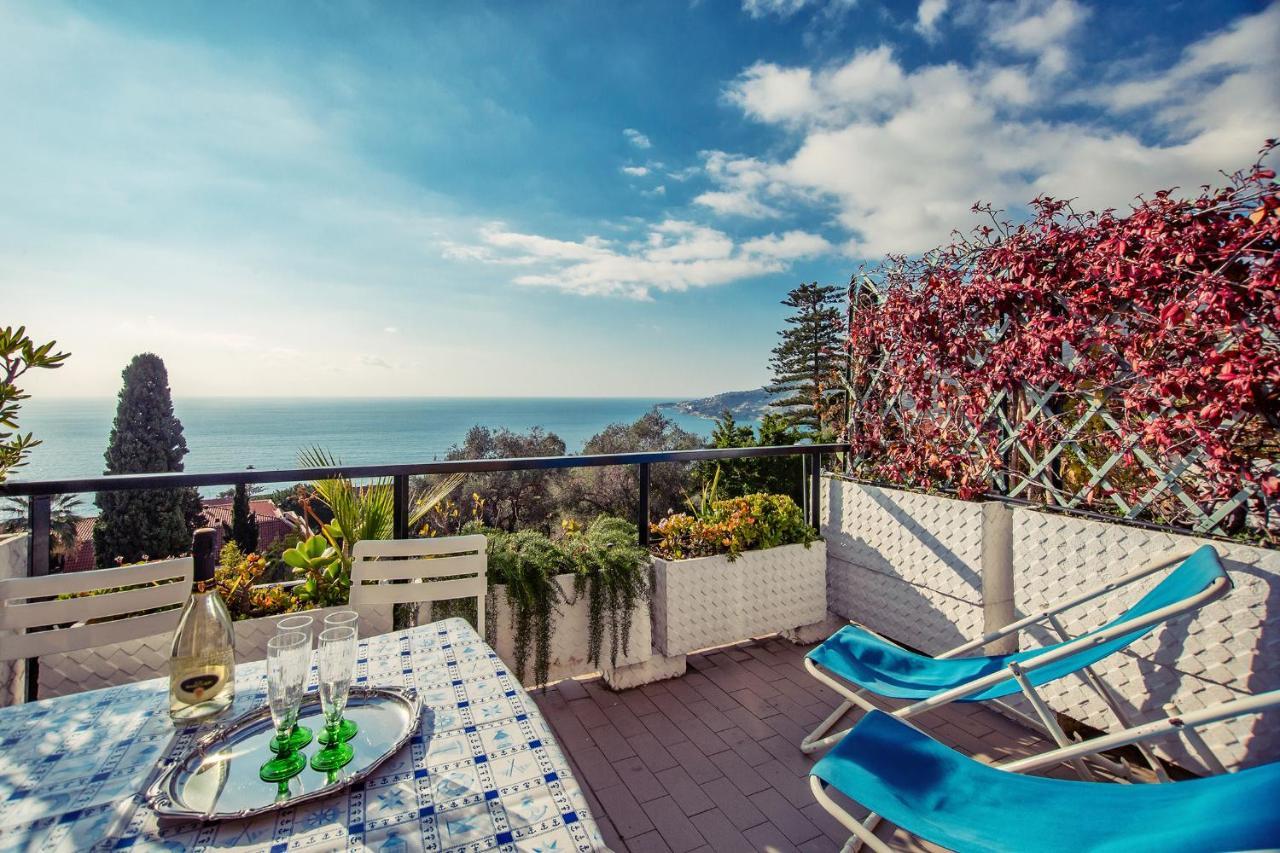 Ferienwohnung Una Terrazza Sul Golfo Di Ospedaletti By Wonderful Italy Exterior foto