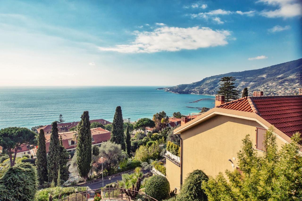 Ferienwohnung Una Terrazza Sul Golfo Di Ospedaletti By Wonderful Italy Exterior foto